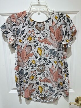 EUC LOFT Floral Print Short Sleeve Top in Pink, Blue & Cream in size SM